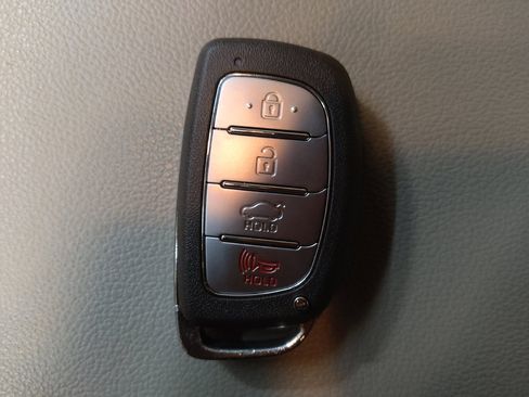 Used 2018 Hyundai Elantra Value Edition w/ Cargo Package FWD image 32