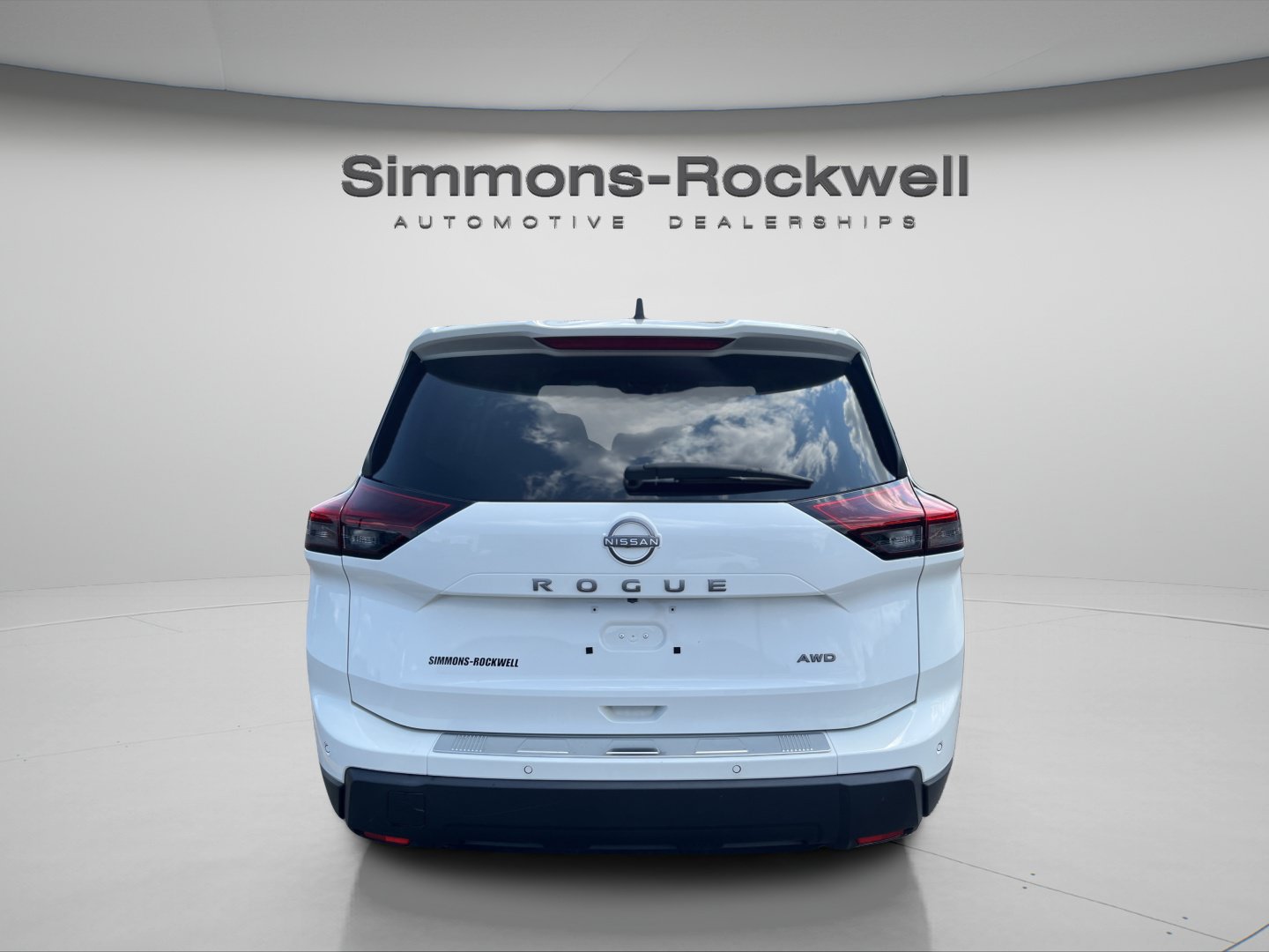 Used 2024 Nissan Rogue S AWD/4WD image 4