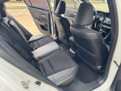 Used 2017 Honda Accord Sport image 24