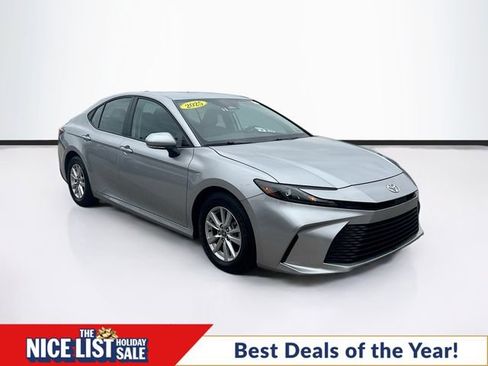 Used 2025 Toyota Camry LE image 1