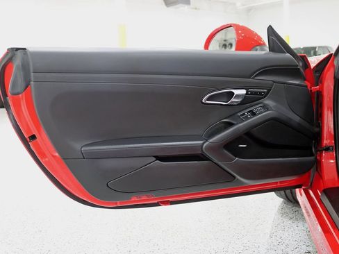Used 2015 Porsche Boxster S RWD image 30