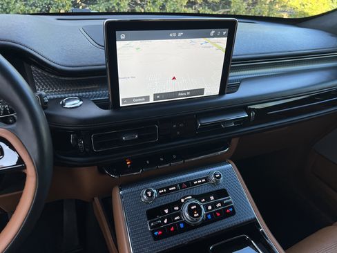 Used 2022 Lincoln Aviator Black Label w/ Class IV Trailer Tow Package image 22