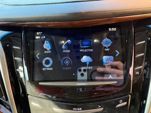 Used 2020 Cadillac Escalade ESV Luxury w/ Escalade Sport Edition AWD/4WD image 40