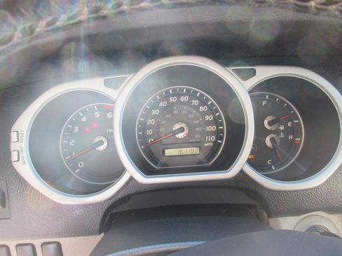 Used 2005 Toyota 4Runner Limited AWD/4WD image 11