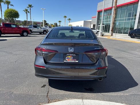 Used 2025 Honda Civic Sport image 6