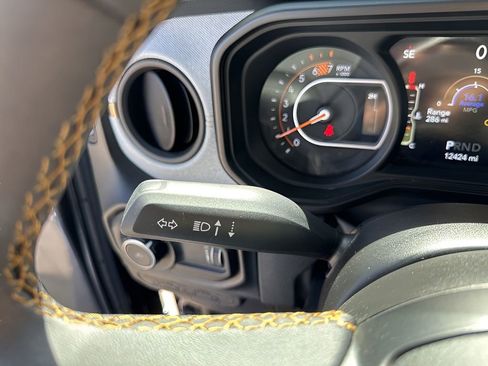 Used 2024 Jeep Wrangler Unlimited Sport AWD/4WD image 32