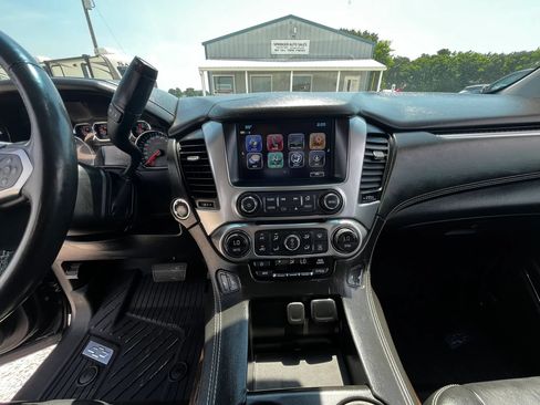 Used 2019 Chevrolet Suburban LT w/ LT Signature Package AWD/4WD image 21