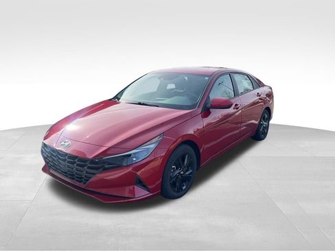 Used 2021 Hyundai Elantra Blue image 3