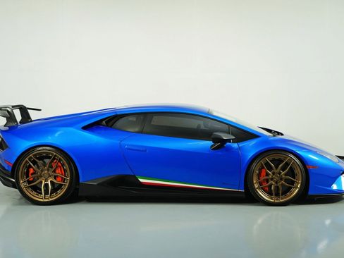 Used 2018 Lamborghini Huracan Performante image 54