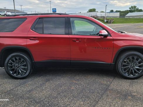 Used 2023 Chevrolet Traverse RS AWD/4WD image 14