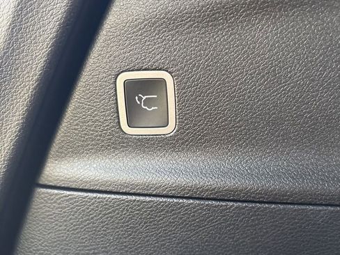 New 2026 Chrysler Pacifica Select image 9