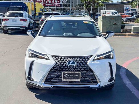 New 2026 Lexus UX 300h FWD image 17