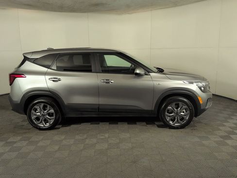 Used 2024 Kia Seltos LX AWD/4WD image 4