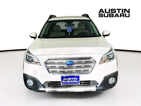Used 2017 Subaru Outback 2.5i Limited image 2