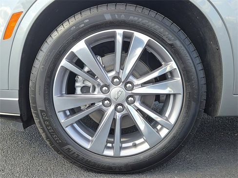 Used 2025 Cadillac XT6 Premium Luxury image 10