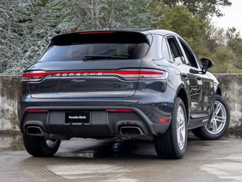 Certified 2025 Porsche Macan image 11