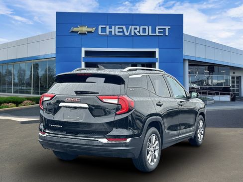 Certified 2022 GMC Terrain SLT FWD image 3