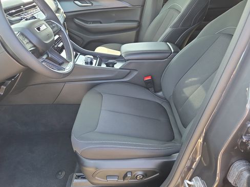 New 2025 Jeep Grand Cherokee L Laredo w/ Luxury Tech Group I RWD image 5