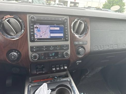 Used 2011 Ford F250 Lariat w/ Lariat Ultimate Pkg AWD/4WD image 8