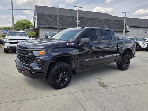 Used 2024 Chevrolet Silverado 1500 Custom Trail Boss AWD/4WD image 3