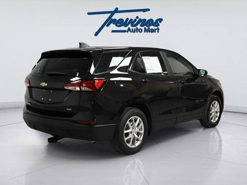 Used 2023 Chevrolet Equinox LS AWD/4WD image 2