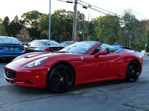 Used 2014 Ferrari California image 10