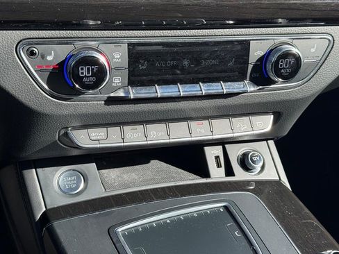 Used 2018 Audi Q5 Prestige w/ Prestige Package image 19