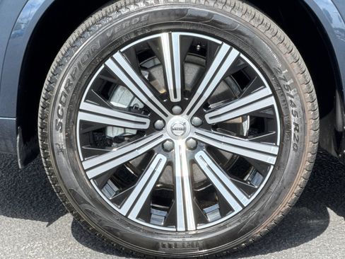 Used 2023 Volvo XC90 B5 Plus w/ Protection Package Premier AWD/4WD image 12