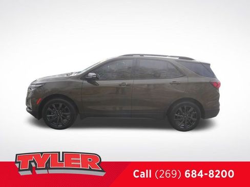 Used 2023 Chevrolet Equinox RS w/ RS Leather Package image 4