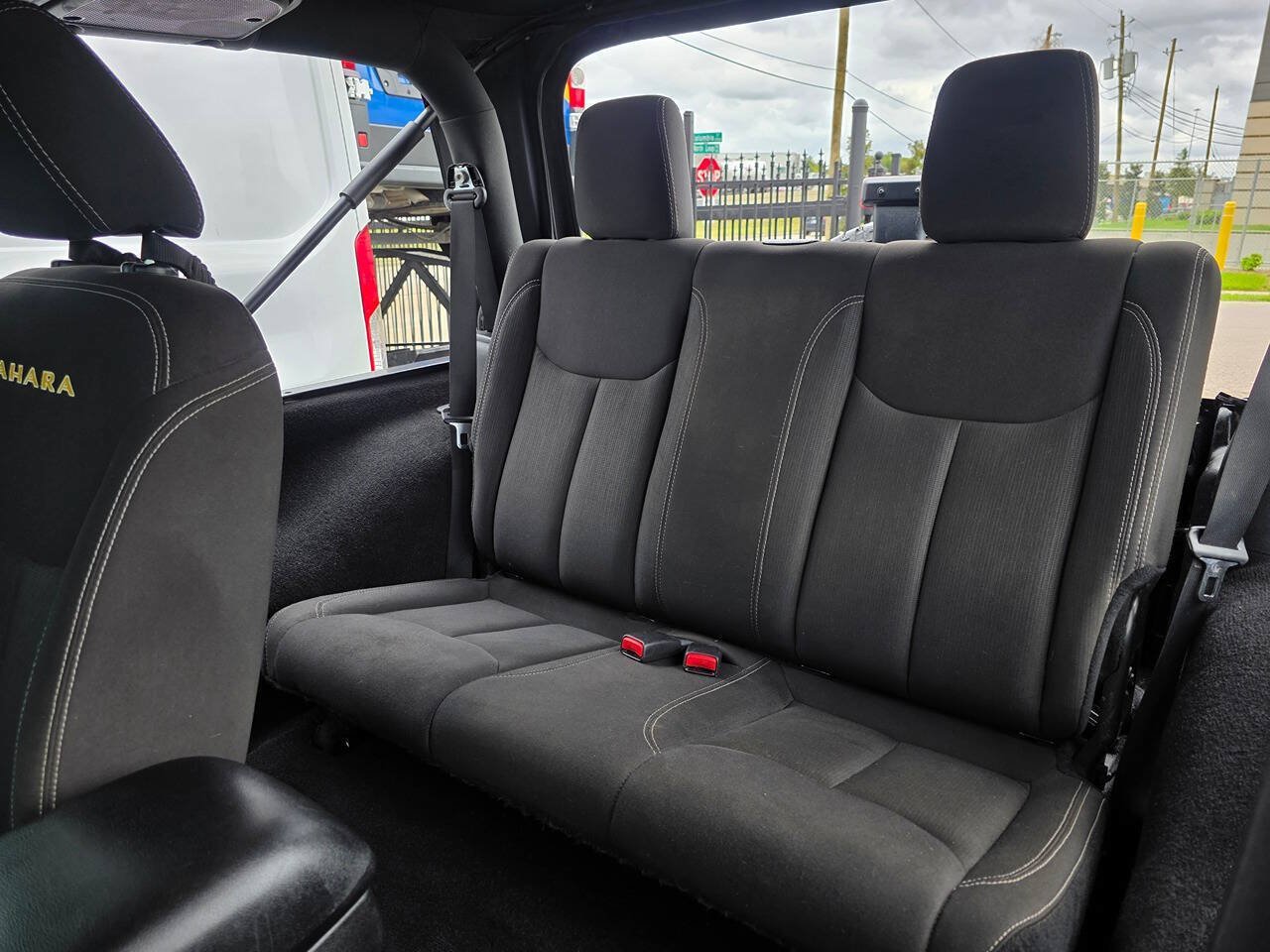 Used 2015 Jeep Wrangler Sahara w/ Connectivity Group AWD/4WD image 10