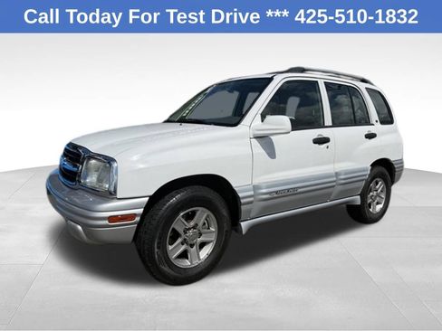 Used 2002 Chevrolet Tracker LT RWD image 1