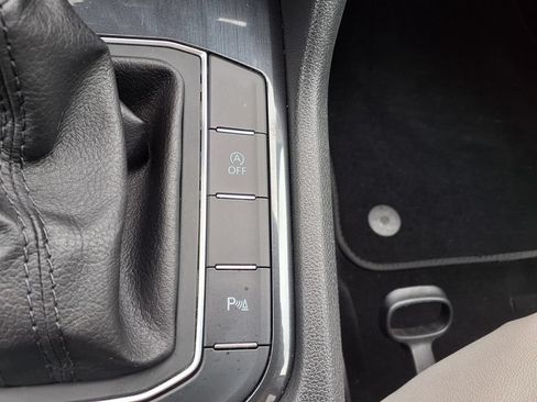 Used 2019 Volkswagen Tiguan SEL AWD/4WD image 23