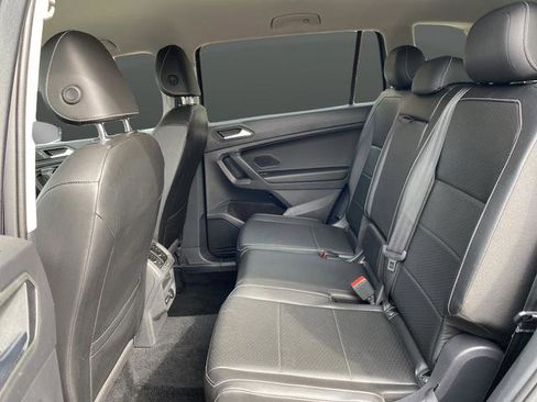 Used 2021 Volkswagen Tiguan SE FWD image 26