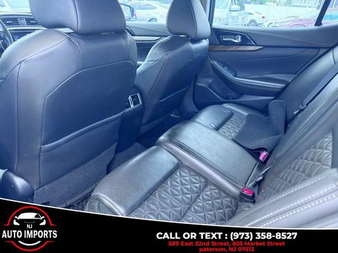 Used 2016 Nissan Maxima Platinum w/ Interior Lighting Package image 15