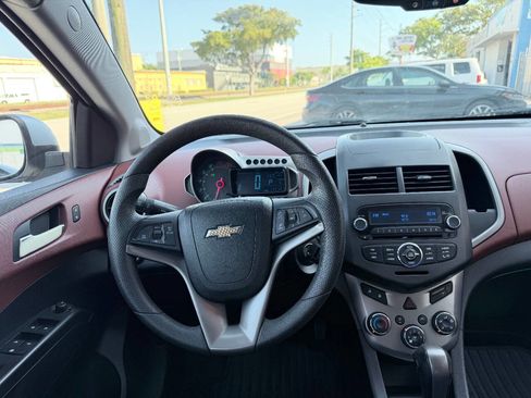 Used 2014 Chevrolet Sonic LT image 15