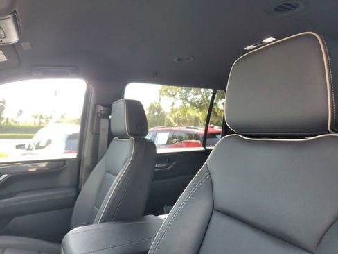 Certified 2025 GMC Yukon XL Elevation AWD/4WD image 21