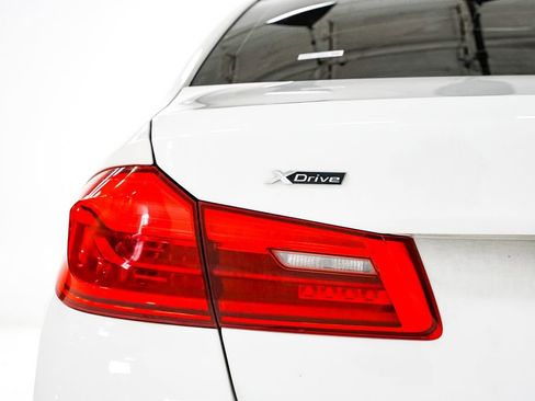 Used 2017 BMW 540i xDrive image 36