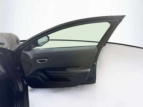 Used 2025 Kia K4 FWD image 31