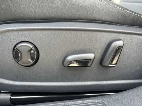 New 2026 Volkswagen Jetta SE FWD image 13