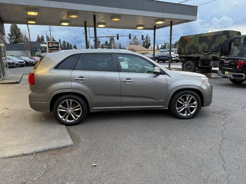 Used 2015 Kia Sorento SX image 4