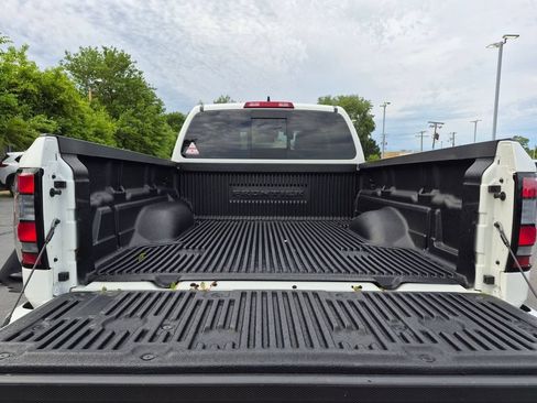 Used 2025 Nissan Frontier SV RWD image 22