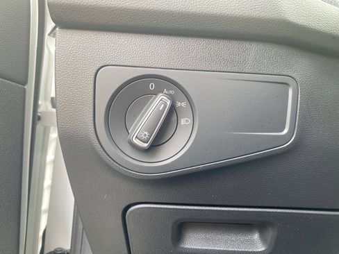 Used 2024 Volkswagen Tiguan SE R-Line image 16