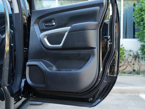 Used 2021 Nissan Titan SV w/ SV Convenience Package RWD image 39