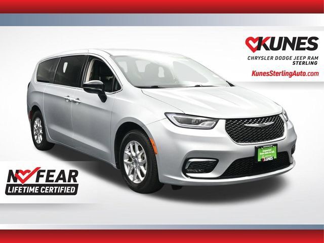 Certified 2024 Chrysler Pacifica Touring-L FWD image 1