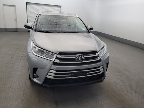 Used 2019 Toyota Highlander XLE w/ Carpet Mat Package (TMS) image 14
