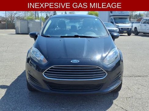 Used 2018 Ford Fiesta SE FWD image 2