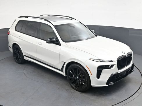 Used 2025 BMW X7 M60i AWD/4WD image 30