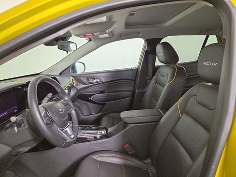 Used 2024 Chevrolet Trax ACTIV w/ Sunroof Package FWD image 14