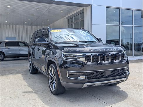 Used 2022 Jeep Wagoneer Series III w/ Premium Group I AWD/4WD image 5