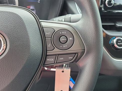 Used 2020 Toyota Corolla LE image 27